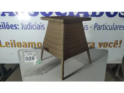 LOTE 028 - 01 MESA DE CANTO DE JARDIM. (NO ESTADO EM QUE SE ENCONTRA. SUJEITO A AVARIAS OCULTAS/VISÍVEIS.) BH1533R