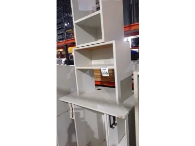 LOTE 306 - 03 RACK DE MADEIRA E 02 MESINHAS. (NO ESTADO) ATENÇÃO! FAZER A VISITAÇÃO ANTES DE ARREMATAR, NÃO SABEMOS SE FUNCIONA, LEILÃO NÃO TEM GARANTIA E NEM DEVOLUÇÃO, SUJEITO A POSSÍVEIS AVARIAS VISÍVEIS/OCULTAS E/OU AUSÊNCIA DE COMPONENTES.