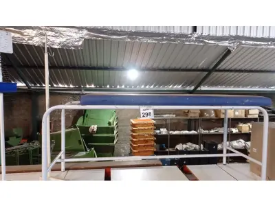 LOTE 298 - 01 MACA, 01 SUPORTE DE SORO E 01 APOIO DE BRAÇO. (NO ESTADO) ATENÇÃO! FAZER A VISITAÇÃO ANTES DE ARREMATAR, NÃO SABEMOS SE FUNCIONA, LEILÃO NÃO TEM GARANTIA E NEM DEVOLUÇÃO, SUJEITO A POSSÍVEIS AVARIAS VISÍVEIS/OCULTAS E/OU AUSÊNCIA DE COMPONENTES.