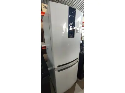 LOTE 065 - 01 GELADEIRA BRASTEMP INVERSE FROST FREE 220VOLTS. (NO ESTADO EM QUE SE ENCONTRA. SUJEITO A AVARIAS OCULTAS/VISÍVEIS.) AV9814V