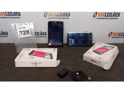 LOTE 228 - 02 TABLETS MODELO GPAD 8.0 4G MARCA LG. (NO ESTADO) ATENÇÃO! FAZER A VISITAÇÃO ANTES DE ARREMATAR, NÃO SABEMOS SE FUNCIONA, LEILÃO NÃO TEM GARANTIA E NEM DEVOLUÇÃO, SUJEITO A POSSÍVEIS AVARIAS VISÍVEIS/OCULTAS E/OU AUSÊNCIA DE COMPONENTES.