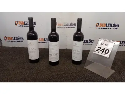 LOTE 240 - 03 GARRAFAS DE VINHO FINO TINTO SECO VALA REAL DE 750ML SAFRA 2019. (NO ESTADO) ATENÇÃO! FAZER A VISITAÇÃO ANTES DE ARREMATAR, NÃO SABEMOS SE FUNCIONA, LEILÃO NÃO TEM GARANTIA E NEM DEVOLUÇÃO, SUJEITO A POSSÍVEIS AVARIAS VISÍVEIS/OCULTAS E/OU AUSÊNCIA DE COMPONENTES.