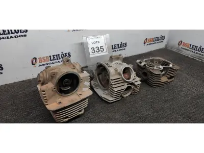 LOTE 335 - 03 CABEÇOTES PARA MOTO DIVERSOS. (NO ESTADO) ATENÇÃO! FAZER A VISITAÇÃO ANTES DE ARREMATAR, NÃO SABEMOS SE FUNCIONA, LEILÃO NÃO TEM GARANTIA E NEM DEVOLUÇÃO, SUJEITO A POSSÍVEIS AVARIAS VISÍVEIS/OCULTAS E/OU AUSÊNCIA DE COMPONENTES.