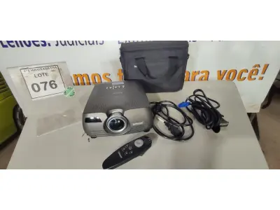 LOTE 076 - 01 PROJETOR INFOCUS LP290 COM BOLSA. (NO ESTADO EM QUE SE ENCONTRA. SUJEITO A AVARIAS OCULTAS/VISÍVEIS.) CS560027