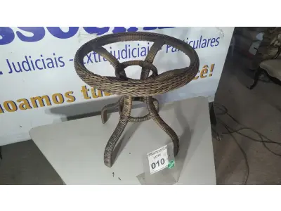 LOTE 010 - 01 MESA DE CANTO DE JARDIM. (NO ESTADO EM QUE SE ENCONTRA. SUJEITO A AVARIAS OCULTAS/VISÍVEIS.) BF8661K