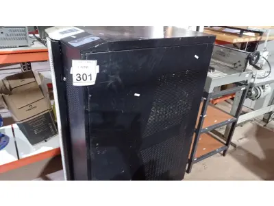 LOTE 301 - 01 NOBREAK MARCA SBI. (NO ESTADO) ATENÇÃO! FAZER A VISITAÇÃO ANTES DE ARREMATAR, NÃO SABEMOS SE FUNCIONA, LEILÃO NÃO TEM GARANTIA E NEM DEVOLUÇÃO, SUJEITO A POSSÍVEIS AVARIAS VISÍVEIS/OCULTAS E/OU AUSÊNCIA DE COMPONENTES.