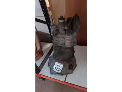 LOTE 159 - 01 CÂMBIO DE CHEVETTE. (NO ESTADO) ATENÇÃO! FAZER A VISITAÇÃO ANTES DE ARREMATAR, NÃO SABEMOS SE FUNCIONA, LEILÃO NÃO TEM GARANTIA E NEM DEVOLUÇÃO, SUJEITO A POSSÍVEIS AVARIAS VISÍVEIS/OCULTAS E/OU AUSÊNCIA DE COMPONENTES.