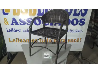 LOTE 029 - 01 CADEIRA DE JARDIM. (NO ESTADO EM QUE SE ENCONTRA. SUJEITO A AVARIAS OCULTAS/VISÍVEIS.) BF8488S