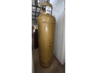 LOTE 072 - 01 BOTIJÃO DE GÁS VAZIO P45. (NO ESTADO EM QUE SE ENCONTRA. SUJEITO A AVARIAS OCULTAS/VISÍVEIS.)