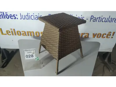 LOTE 028 - 01 MESA DE CANTO DE JARDIM. (NO ESTADO EM QUE SE ENCONTRA. SUJEITO A AVARIAS OCULTAS/VISÍVEIS.) BH1533R