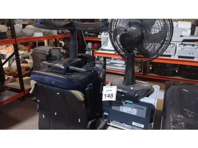LOTE 148 - 01 IMPRESSORA MARCA HP, 01 VENTILADOR MARCA MONDIAL E 02 CADEIRAS COM RODINHAS. (NO ESTADO) ATENÇÃO! FAZER A VISITAÇÃO ANTES DE ARREMATAR, NÃO SABEMOS SE FUNCIONA, LEILÃO NÃO TEM GARANTIA E NEM DEVOLUÇÃO, SUJEITO A POSSÍVEIS AVARIAS VISÍVEIS/OCULTAS E/OU AUSÊNCIA DE COMPONENTES.
