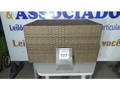 LOTE 107 - 01 MESA DE CENTRO DE JARDIM. (NO ESTADO EM QUE SE ENCONTRA. SUJEITO A AVARIAS OCULTAS/VISÍVEIS.) BH1517M