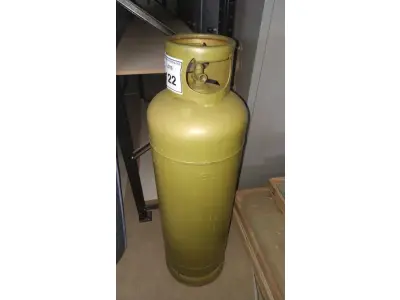 LOTE 122 - 01 BOTIJÃO DE GÁS VAZIO P45. (NO ESTADO EM QUE SE ENCONTRA. SUJEITO A AVARIAS OCULTAS/VISÍVEIS.)