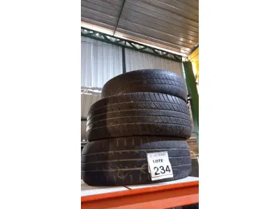 LOTE 234 - 03 PNEUS DE CARRO DE MEDIDAS DIVERSAS. (NO ESTADO) ATENÇÃO! FAZER A VISITAÇÃO ANTES DE ARREMATAR, NÃO SABEMOS SE FUNCIONA, LEILÃO NÃO TEM GARANTIA E NEM DEVOLUÇÃO, SUJEITO A POSSÍVEIS AVARIAS VISÍVEIS/OCULTAS E/OU AUSÊNCIA DE COMPONENTES.