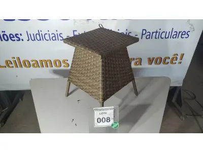 LOTE 008 - 01 MESA DE CANTO. (NO ESTADO EM QUE SE ENCONTRA. SUJEITO A AVARIAS OCULTAS/VISÍVEIS.) BH1523J