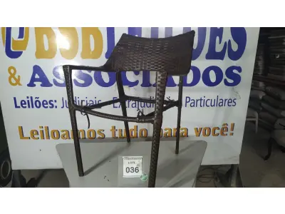 LOTE 036 - 01 CADEIRA DE JARDIM. (NO ESTADO EM QUE SE ENCONTRA. SUJEITO A AVARIAS OCULTAS/VISÍVEIS.) BH1636W