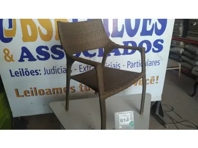 LOTE 014 - 01 CADEIRA DE JARDIM. (NO ESTADO EM QUE SE ENCONTRA. SUJEITO A AVARIAS OCULTAS/VISÍVEIS.) BH1532F