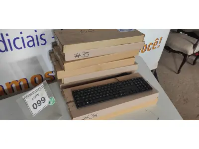 LOTE 099 - 09 TECLADOS DE COMPUTADOR. (NO ESTADO EM QUE SE ENCONTRA. SUJEITO A AVARIAS OCULTAS/VISÍVEIS.)