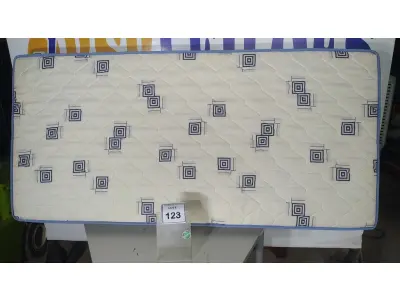 LOTE 123 - 01 COLCHÃO SOLTEIRO 1,88CM X 0,88CM. (NO ESTADO EM QUE SE ENCONTRA. SUJEITO A AVARIAS OCULTAS/VISÍVEIS.) BJ7224Y