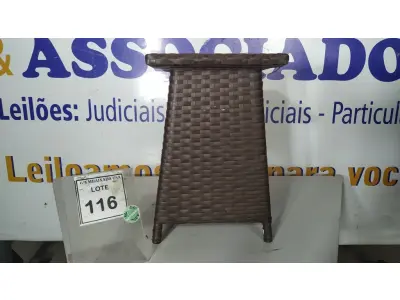 LOTE 116 - 01 MESA DE CANTO. (NO ESTADO EM QUE SE ENCONTRA. SUJEITO A AVARIAS OCULTAS/VISÍVEIS.) BH1654D