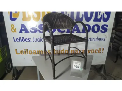 LOTE 029 - 01 CADEIRA DE JARDIM. (NO ESTADO EM QUE SE ENCONTRA. SUJEITO A AVARIAS OCULTAS/VISÍVEIS.) BF8488S