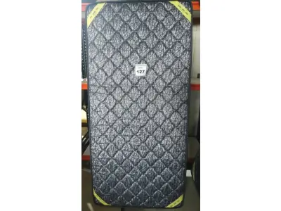 LOTE 127 - 01 COLCHÃO DE SOLTEIRO COM BASE 1,88CMX 0,88CM  (NO ESTADO EM QUE SE ENCONTRA. SUJEITO A AVARIAS OCULTAS/VISÍVEIS.) AU2195B