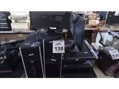 LOTE 138 - 08 MONITORES DE MARCAS E MODELOS DIVERSOS, 02 CPUS MARCA HP E 01 TECLADO DE PC. (NO ESTADO) ATENÇÃO! FAZER A VISITAÇÃO ANTES DE ARREMATAR, NÃO SABEMOS SE FUNCIONA, LEILÃO NÃO TEM GARANTIA E NEM DEVOLUÇÃO, SUJEITO A POSSÍVEIS AVARIAS VISÍVEIS/OCULTAS E/OU AUSÊNCIA DE COMPONENTES.