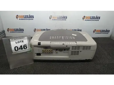 LOTE 046 - 01 PROJETOR MARCA SHARP. (NO ESTADO) ATENÇÃO! FAZER A VISITAÇÃO ANTES DE ARREMATAR, NÃO SABEMOS SE FUNCIONA, LEILÃO NÃO TEM GARANTIA E NEM DEVOLUÇÃO, SUJEITO A POSSÍVEIS AVARIAS VISÍVEIS/OCULTAS E/OU AUSÊNCIA DE COMPONENTES.
