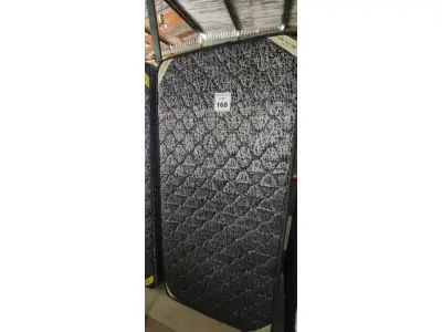 LOTE 168 - 01 COLCHÃO SOLTEIRO COM BASE 1,88CM X 0,88CM. (NO ESTADO EM QUE SE ENCONTRA. SUJEITO A AVARIAS OCULTAS/VISÍVEIS.) AU2189V