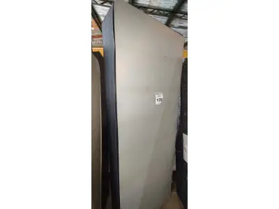 LOTE 170 - 01 BASE DE COLCHÃO SOLTEIRÃO . (NO ESTADO EM QUE SE ENCONTRA. SUJEITO A AVARIAS OCULTAS/VISÍVEIS.)