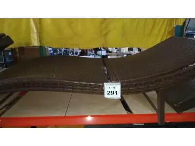 LOTE 291 - 01 ESPREGUIÇADEIRA. (NO ESTADO EM QUE SE ENCONTRA. SUJEITO A AVARIAS OCULTAS/VISÍVEIS.) BH1656B