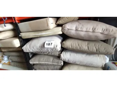 LOTE 187 - 01 LOTE COM ALMOFADAS DIVERSAS.  (NO ESTADO EM QUE SE ENCONTRA. SUJEITO A AVARIAS OCULTAS/VISÍVEIS.)