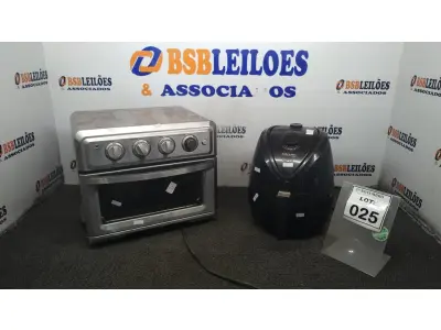 LOTE 025 - 01 FORNO ELÉTRICO MARCA WARING E 01 AIR FRYER. (NO ESTADO) ATENÇÃO! FAZER A VISITAÇÃO ANTES DE ARREMATAR, NÃO SABEMOS SE FUNCIONA, LEILÃO NÃO TEM GARANTIA E NEM DEVOLUÇÃO, SUJEITO A POSSÍVEIS AVARIAS VISÍVEIS/OCULTAS E/OU AUSÊNCIA DE COMPONENTES.