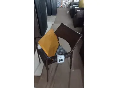 LOTE 304 - 01 CADEIRA DE JARDIM. (NO ESTADO EM QUE SE ENCONTRA. SUJEITO A AVARIAS OCULTAS/VISÍVEIS.) BH1588R