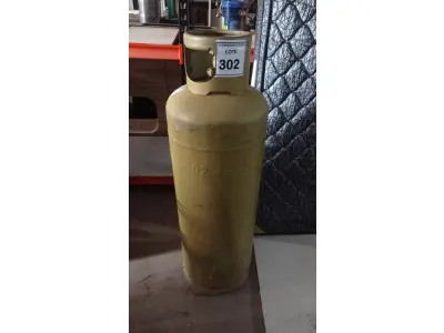 LOTE 302 - 01 BOTIJÃO DE GÁS VAZIO P45. (NO ESTADO EM QUE SE ENCONTRA. SUJEITO A AVARIAS OCULTAS/VISÍVEIS.)