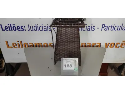 LOTE 188 - 01 MESA DE CANTO DE JARDIM. (NO ESTADO EM QUE SE ENCONTRA. SUJEITO A AVARIAS OCULTAS/VISÍVEIS.) BH1580J