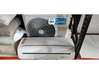 LOTE 184 - 01 AR CONDICIONADO MIDEA INVERTER 12.000BTUS. (NO ESTADO EM QUE SE ENCONTRA. SUJEITO A AVARIAS OCULTAS/VISÍVEIS.) AV9860T