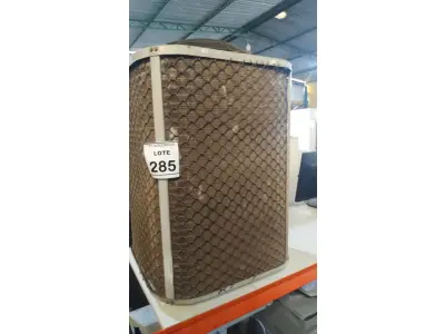 LOTE 285 - 01 CONDENSADORA 36.000 BTUS MARCA CARRIER. (NO ESTADO) ATENÇÃO! FAZER A VISITAÇÃO ANTES DE ARREMATAR, NÃO SABEMOS SE FUNCIONA, LEILÃO NÃO TEM GARANTIA E NEM DEVOLUÇÃO, SUJEITO A POSSÍVEIS AVARIAS VISÍVEIS/OCULTAS E/OU AUSÊNCIA DE COMPONENTES.