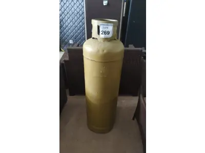 LOTE 269 - 01 BOTIJÃO DE GÁS VAZIO P45. (NO ESTADO EM QUE SE ENCONTRA. SUJEITO A AVARIAS OCULTAS/VISÍVEIS.)