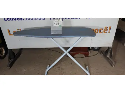 LOTE 175 - 01 TÁBUA DE PASSAR ROUPAS. (NO ESTADO EM QUE SE ENCONTRA. SUJEITO A AVARIAS OCULTAS/VISÍVEIS.)