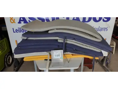 LOTE 186 - 01 LOTE COM ALMOFADAS PARA ESPREGUIÇADEIRAS DIVERSAS CORES. (NO ESTADO EM QUE SE ENCONTRA. SUJEITO A AVARIAS OCULTAS/VISÍVEIS.)