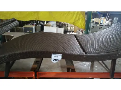 LOTE 289 - 01 ESPREGUIÇADEIRA. (NO ESTADO EM QUE SE ENCONTRA. SUJEITO A AVARIAS OCULTAS/VISÍVEIS.) BH1638B