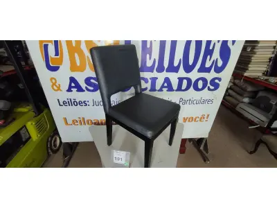 LOTE 191 - 01 CADEIRA DE JANTAR. (NO ESTADO EM QUE SE ENCONTRA. SUJEITO A AVARIAS OCULTAS/VISÍVEIS.) BF8630F