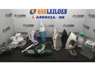 LOTE 024 - 04 FERROS DE PASSAR,01 ASPIRADORDE PÓ, 03 VAPORIZADORES DE ROUPAS E 03 CHUVEIROS. (NO ESTADO) ATENÇÃO! FAZER A VISITAÇÃO ANTES DE ARREMATAR, NÃO SABEMOS SE FUNCIONA, LEILÃO NÃO TEM GARANTIA E NEM DEVOLUÇÃO, SUJEITO A POSSÍVEIS AVARIAS VISÍVEIS/OCULTAS E/OU AUSÊNCIA DE COMPONENTES.