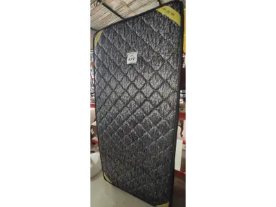 LOTE 177 - 01 COLCHÃO SOLTEIRO. (NO ESTADO EM QUE SE ENCONTRA. SUJEITO A AVARIAS OCULTAS/VISÍVEIS.)