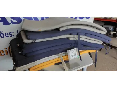 LOTE 186 - 01 LOTE COM ALMOFADAS PARA ESPREGUIÇADEIRAS DIVERSAS CORES. (NO ESTADO EM QUE SE ENCONTRA. SUJEITO A AVARIAS OCULTAS/VISÍVEIS.)