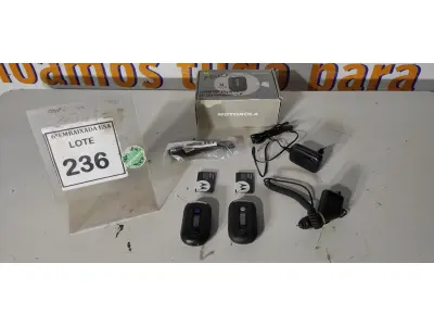 LOTE 236 - 02 MOTOROLAS PEBL U6 BLACK. (NO ESTADO EM QUE SE ENCONTRA. SUJEITO A AVARIAS OCULTAS/VISÍVEIS.) 00178485CS56F, 00178472EB7F