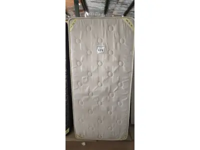 LOTE 171 - 01 COLCHÃO SOLTEIRO COM BASE 1,88CM X 0,88CM. (NO ESTADO EM QUE SE ENCONTRA. SUJEITO A AVARIAS OCULTAS/VISÍVEIS.) BJ6977E