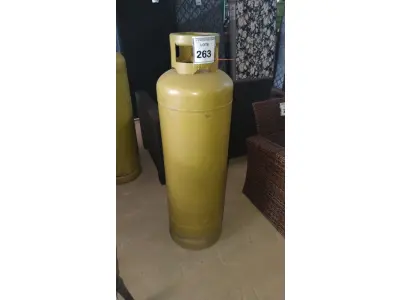 LOTE 263 - 01 BOTIJÃO DE GÁS VAZIO P45. (NO ESTADO EM QUE SE ENCONTRA. SUJEITO A AVARIAS OCULTAS/VISÍVEIS.)
