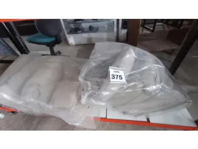 LOTE 375 - 01 LOTE COM ALMOFADAS DIVERSAS CORES E TAMANHOS. (NO ESTADO EM QUE SE ENCONTRA. SUJEITO A AVARIAS OCULTAS/VISÍVEIS.)